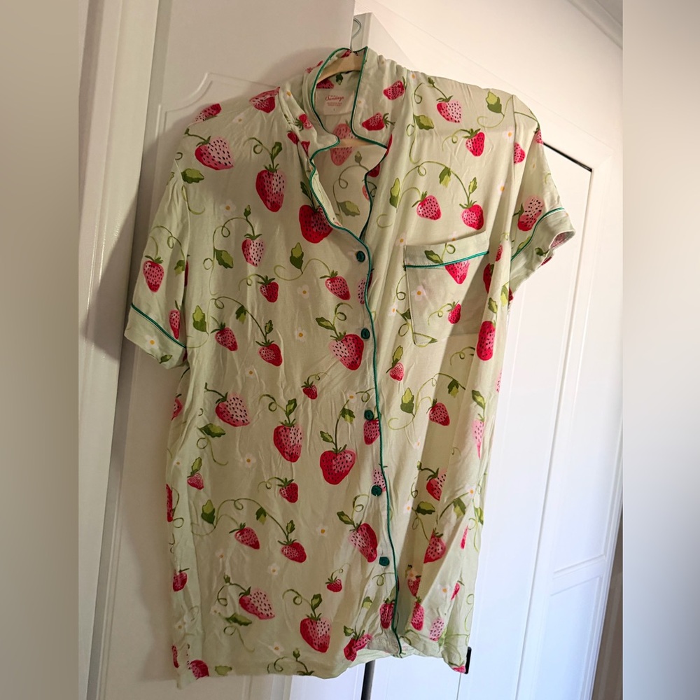 Strawberry Fields Short Sleeve & Mid - Cropped Pant Pajama Set - Large